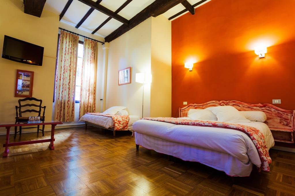 Auberge Du Pont Romain Sommières Rum bild
