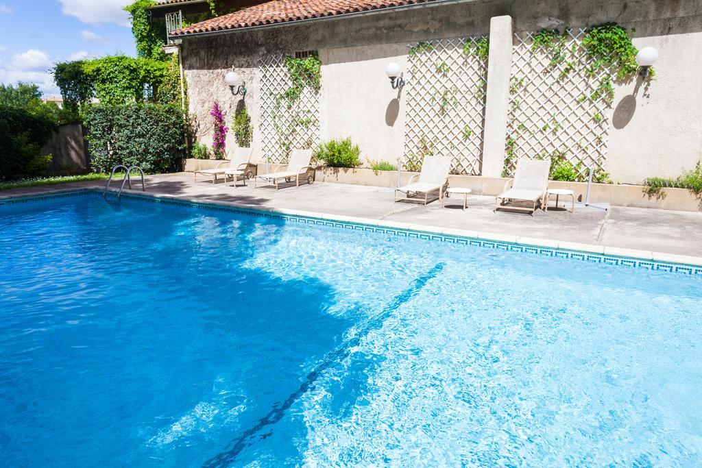 Auberge Du Pont Romain Sommières Exteriör bild